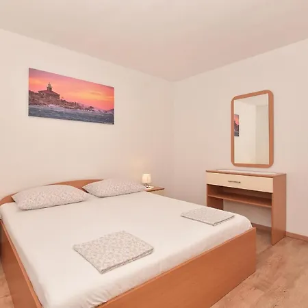 Apartament Vjeko *