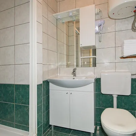 Vjeko Apartament *